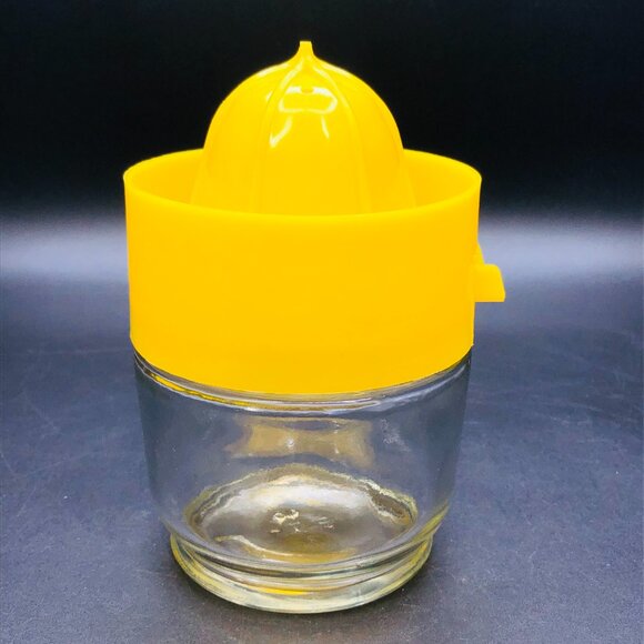 Vintage 70s GEMCO Yellow Citrus Juicer: Glass Jar - Manual Reamer Juice Press - Picture 3 of 13